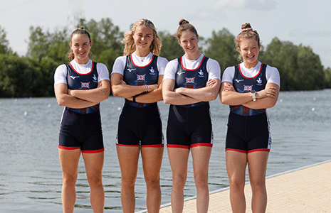 4 women rowers